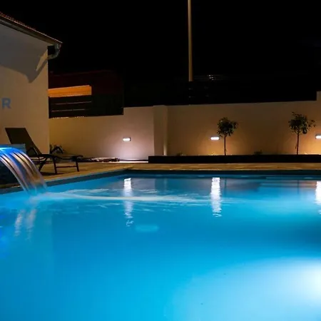Crowonder Tonka With Heated Swimming Pool * Bibinje